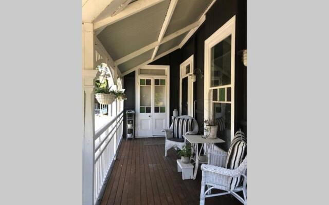 Maleny Country House - Queenslander on Acreage