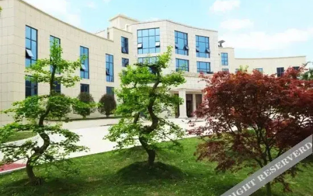 Xiangzhigou Maple Valley Holiday Hotel