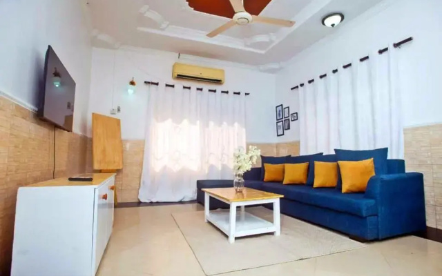 Ecologically sound free wifi&netflix, good kitchen