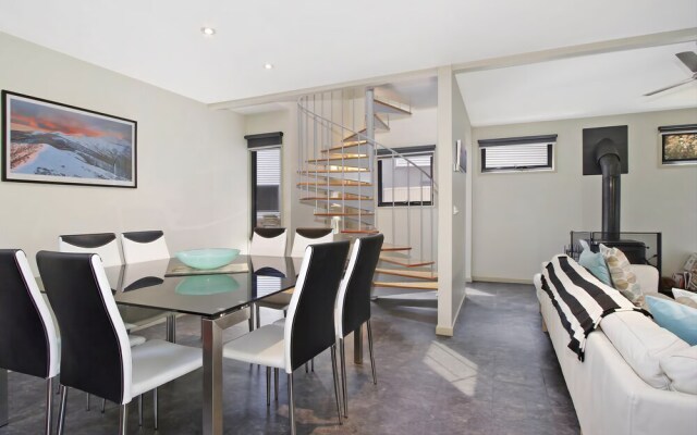 Breakaway Bright - Superb Townhouse