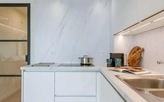 Pleasant Apartment With Frontal sea View