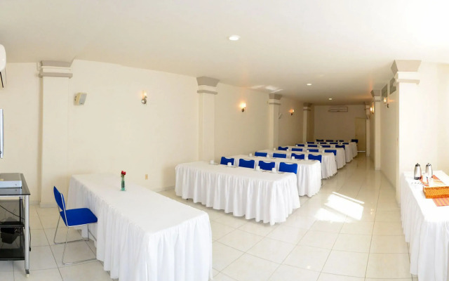 Real Avenida Hotel
