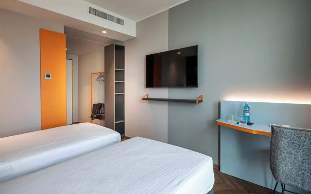 LOGINN Hotel Köln Airport