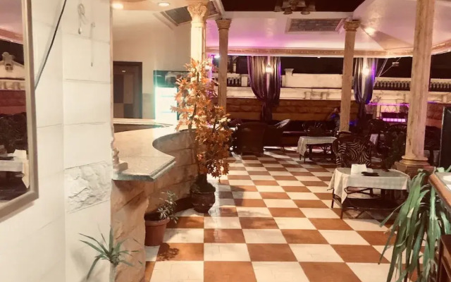 Pharaohs Palace