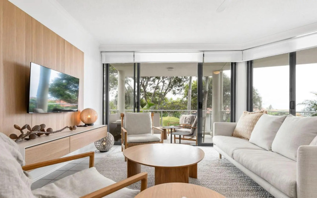 Unit 3 21 Park Generous and Comfortable Beachside Abode