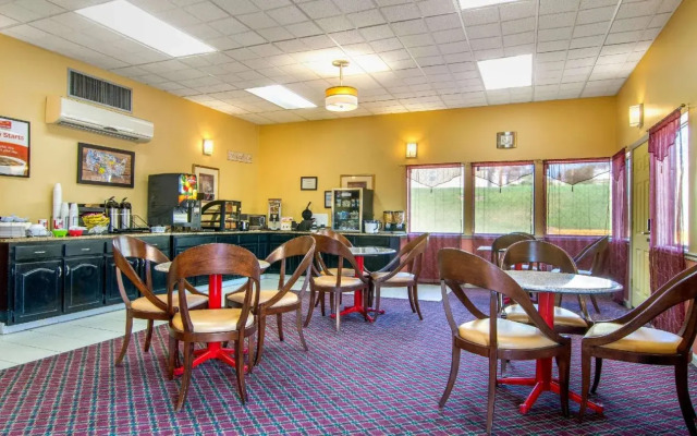 Econo Lodge Inn & Suites near Chickamauga Battlefield