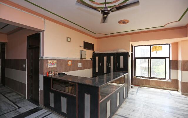 OYO 35450 Bombay Central Hotel