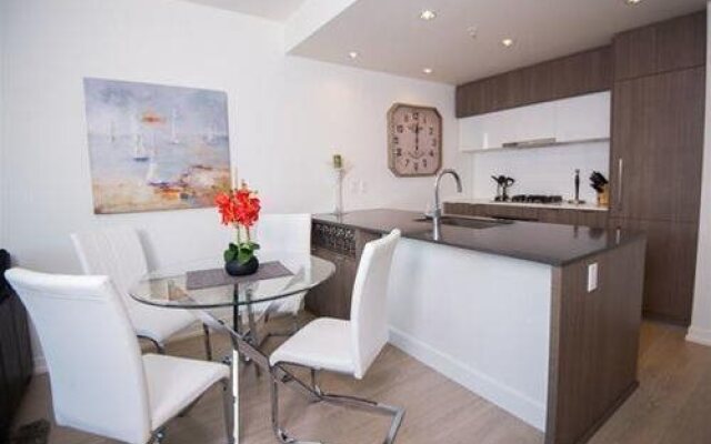 Suite Digs Waterfront
