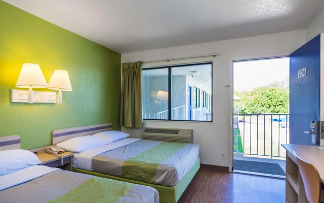 Motel 6 Bellmead, TX - Waco