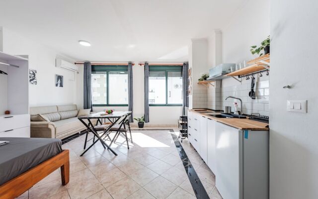 Seaview Charm Studio