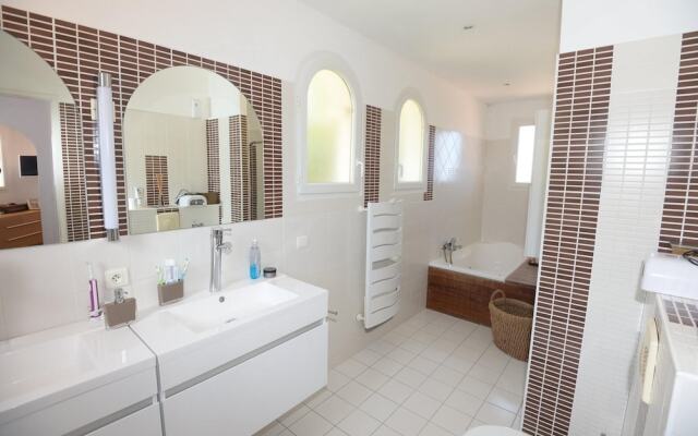 Villa With 3 Bedrooms in Ville-di-pietrabugno, With Wonderful sea View