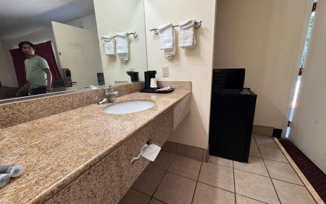 Whispering Pines by Hotel O Whitestone VA