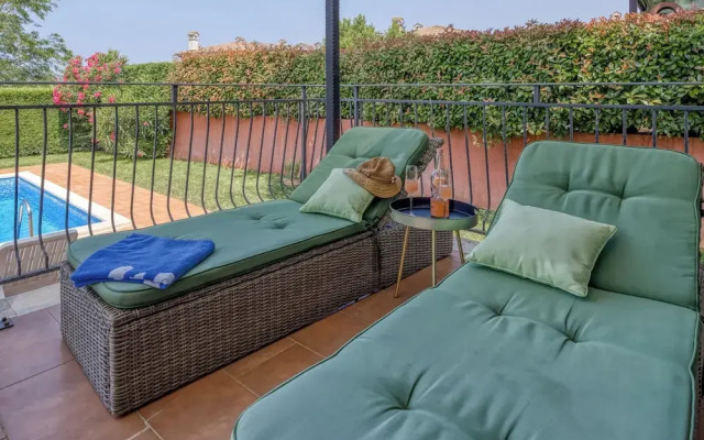 Villa Kristina With Pool