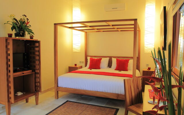 Rouge Bali - Lounge Bar, Villas & Spa