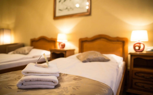 Hotel Satelit