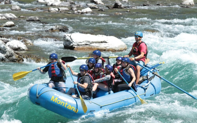 Glacier Guides Lodge