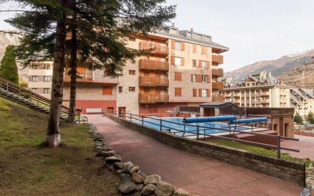 Peaceful Apartment in Vielha with Swimming Pool