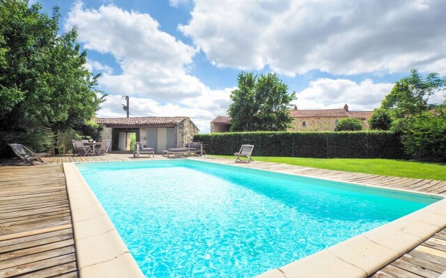 Attractive Holiday Home with Private Swimming Pool And Pool House in the Vendee