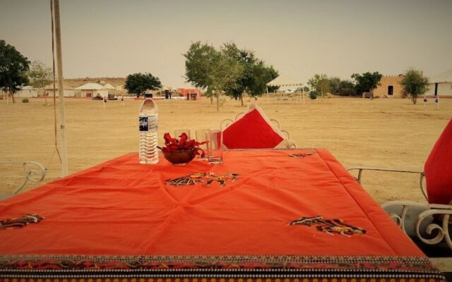 Rajwada Desert Camp by Park Tree