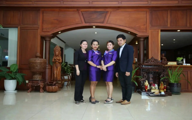 Holiday Hotel