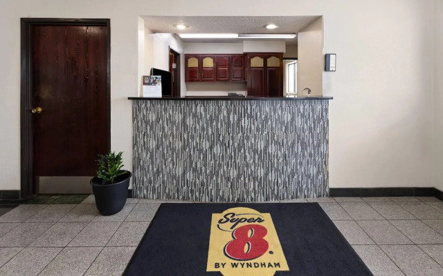 Super 8 by Wyndham South Boston VA