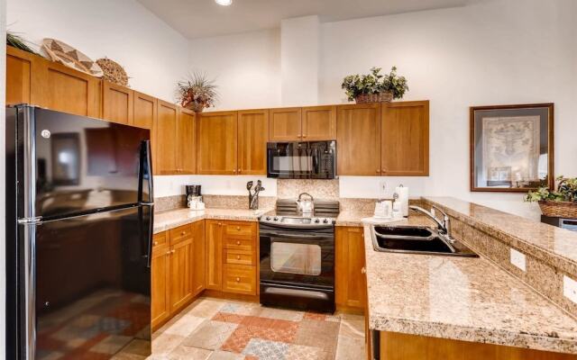 Perfectly Placed 2 Bedroom Vacation Rental in Historic Downtown Breckenridge with Access to Hot Tub and Pool