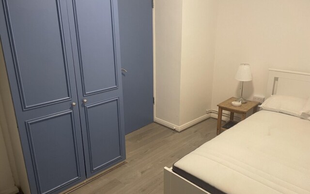 Captivating 3-bed Apartment in Central London