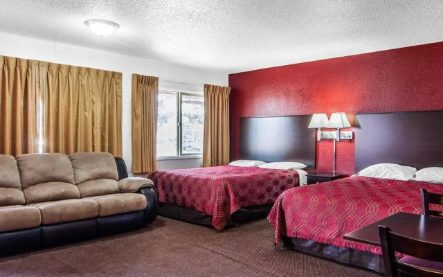 Bend Inn & Suites
