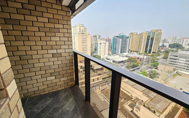 Flat Qi Ibirapuera com Sacada Uh-2307