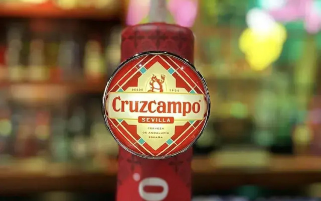 Ooters at The Mariner