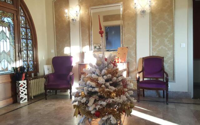Castel Bayeux Guesthouse