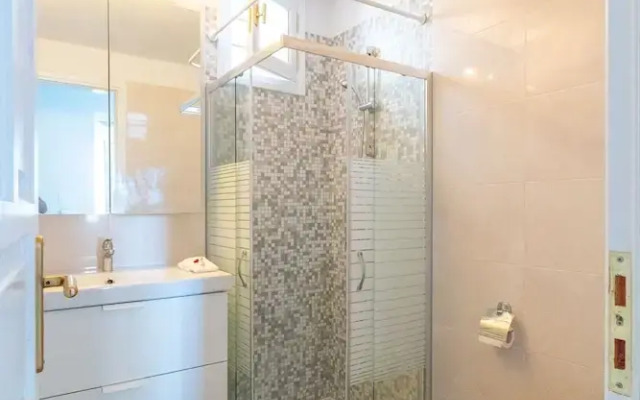 Beach House With Seaview