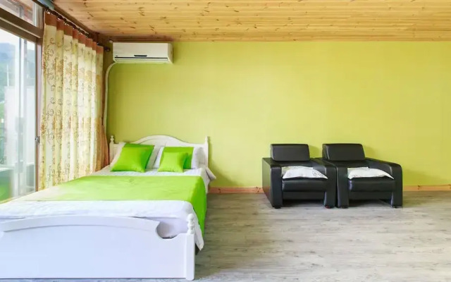 Lake and Pine Spa Pension