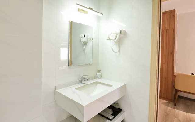 Prague Nha Trang Hotel