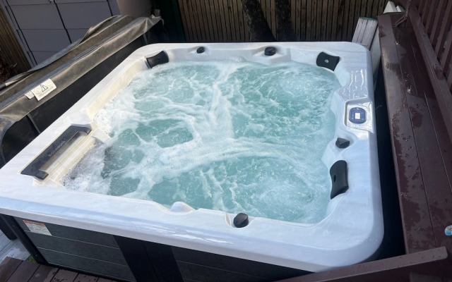 Lakeside Manor 2 Private Bedrooms with amenities