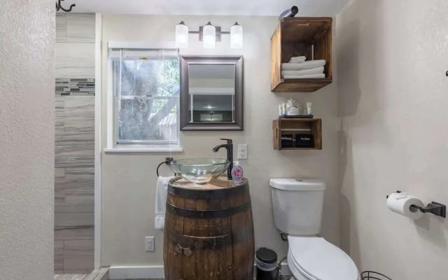 Tristian Suite Walk to Main Street