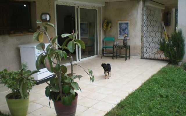 Studio rez-de-jardin Le Pin