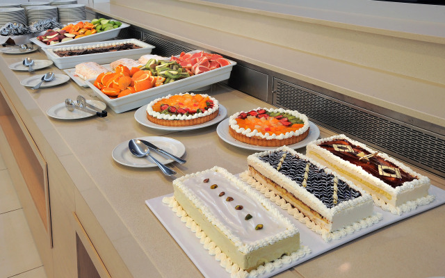 Nelia Beach Hotel & Spa