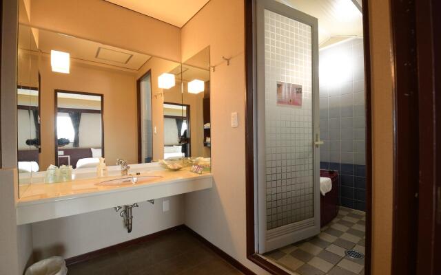 Rycom Crystal Hotel