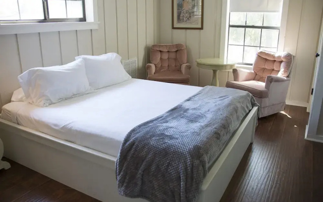 French Camp Bed and Breakfast