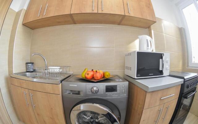 Ultracentral University Apartment