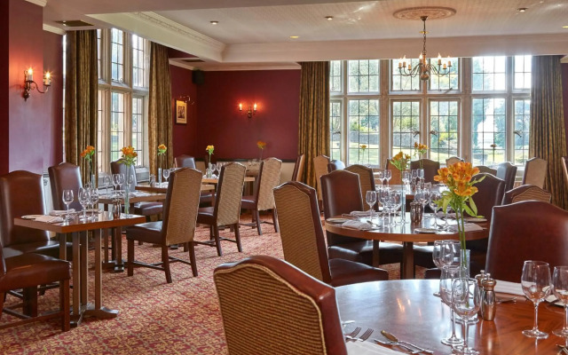 Macdonald Elmers Court Hotel