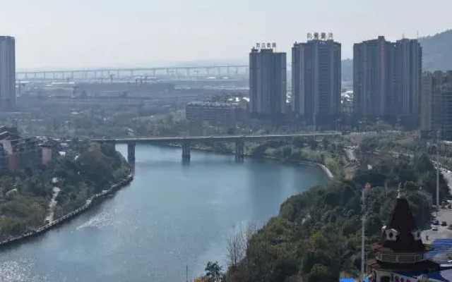 Shiwai Taoyuan Eco Hotel