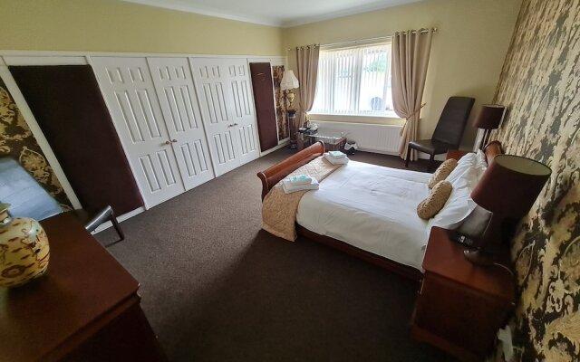 The Mayfair Lodge  Family Suite