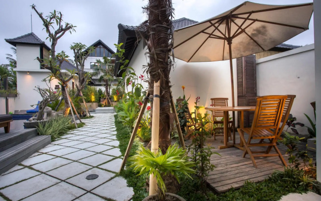 Solo Villas and Retreat