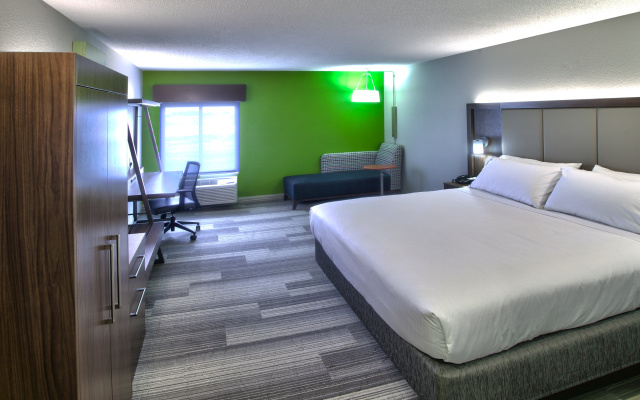 Holiday Inn Express & Suites Evansville North by IHG