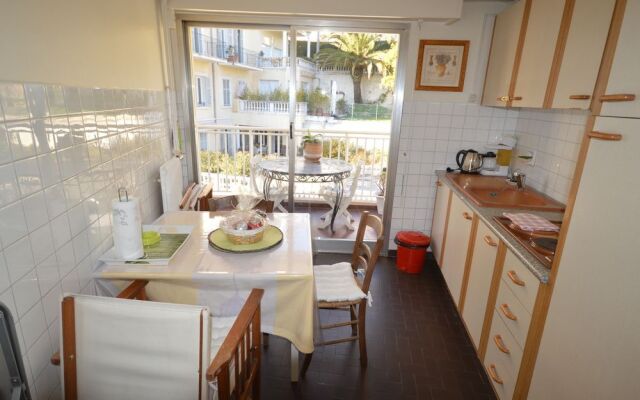 Marie Antoinette Studio