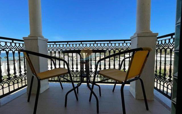 Oura Praia Hotel And Apartments