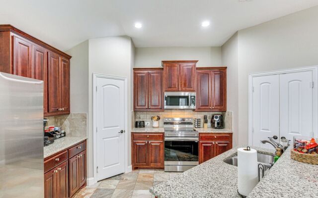 Private Yard & Grill: Greenville Vacation Rental