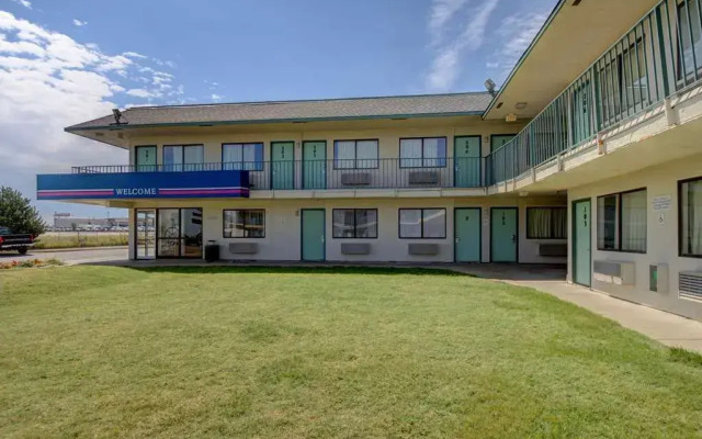 6 Tulsa West Motel
